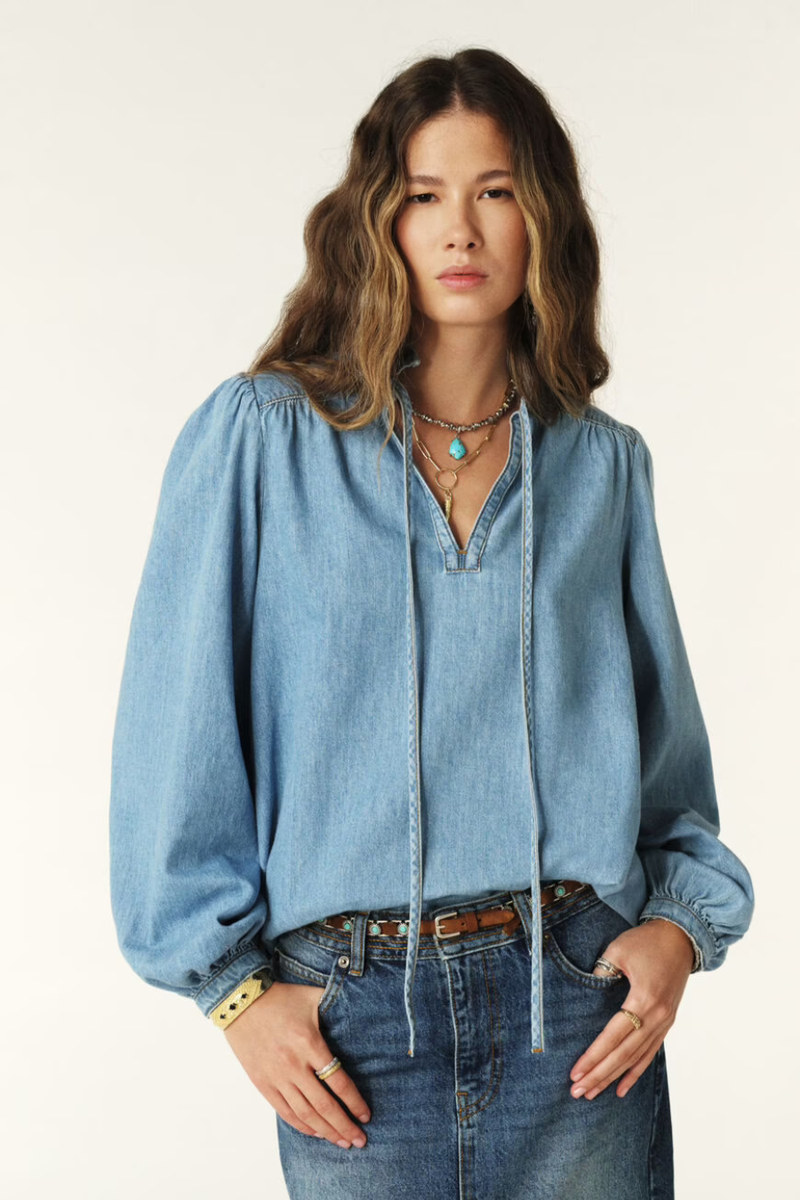 Louise Blouse Light Blue