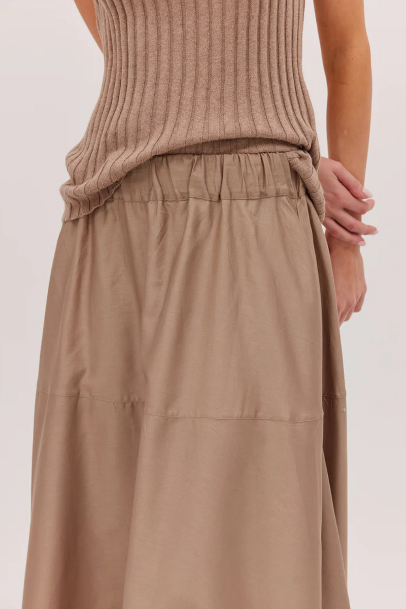 The Maxi Skirt Praline