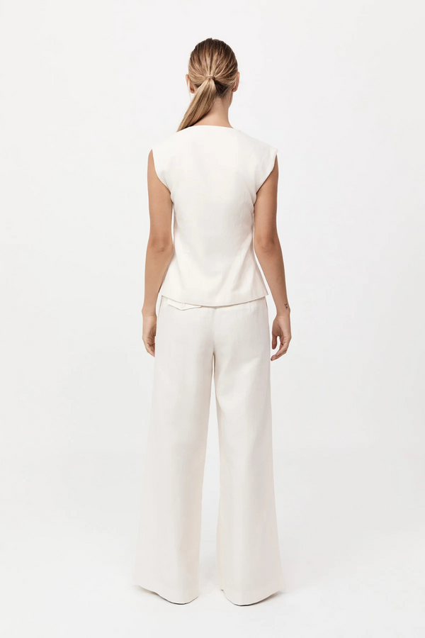 Minimal Tailored Vest Ivory