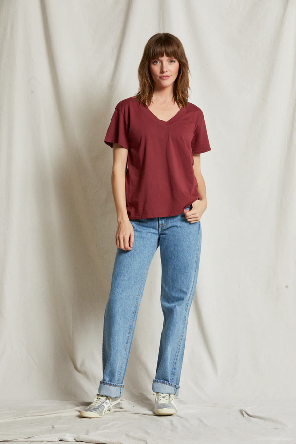 Hendrix Cotton Boxy V Neck Tee Cranberry