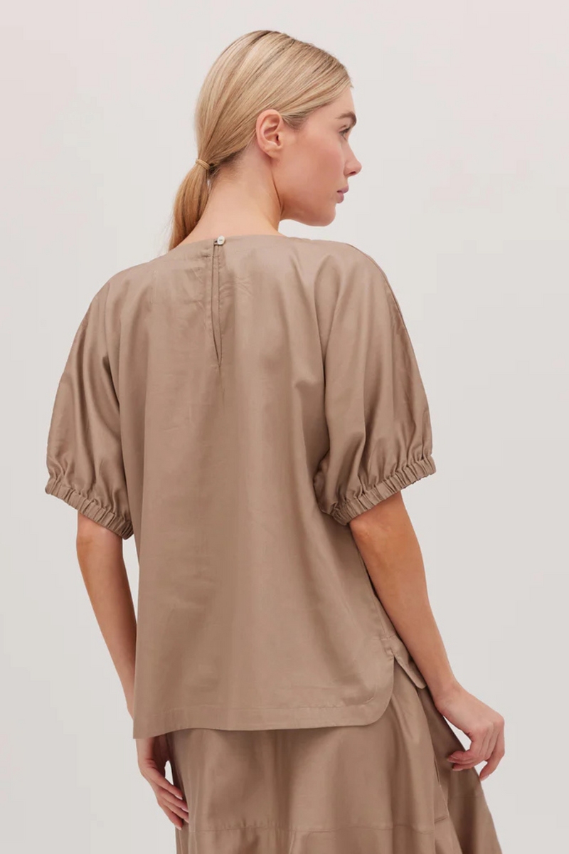 The Gathered Sleeve Top Praline