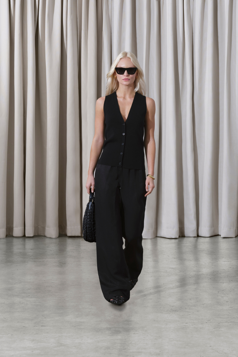Lawrence Vest Black