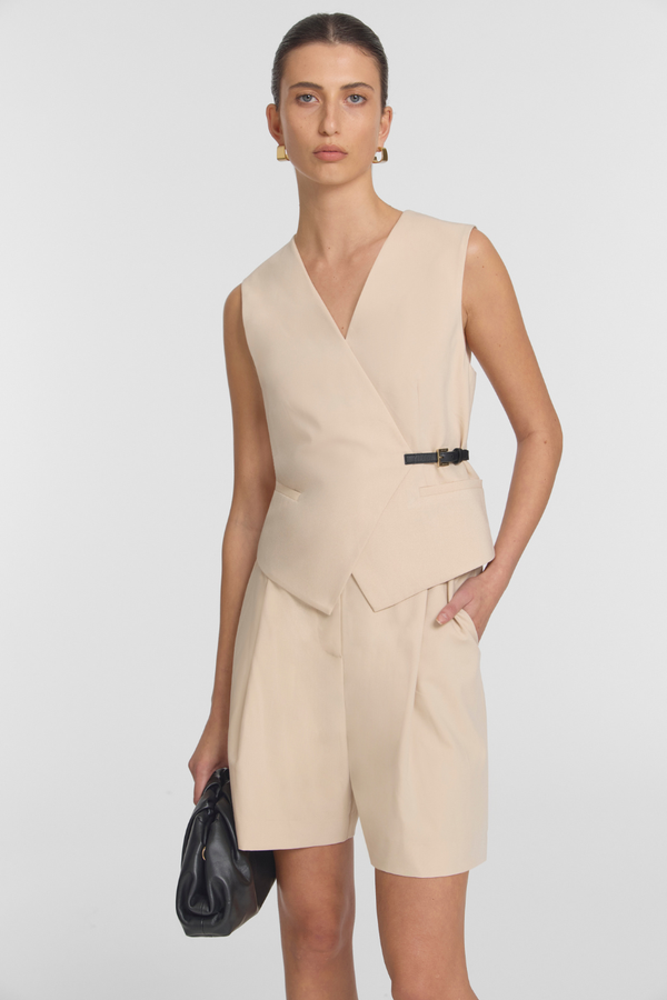 Acapella Vest Almond
