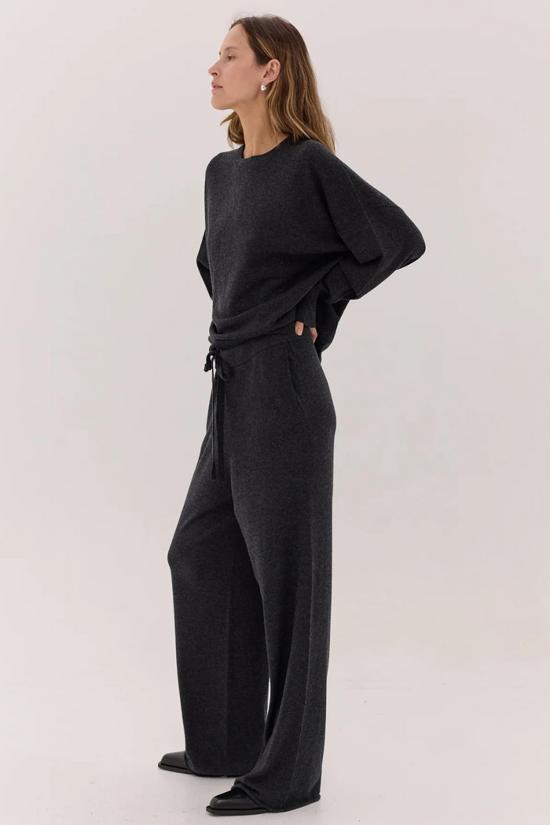 The Travel Pants Charcoal
