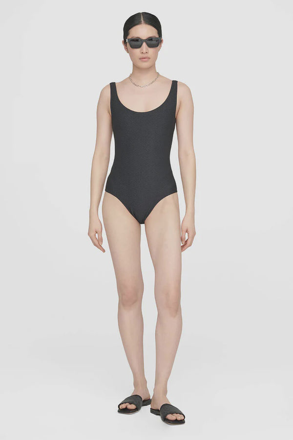 Jace One Piece Black